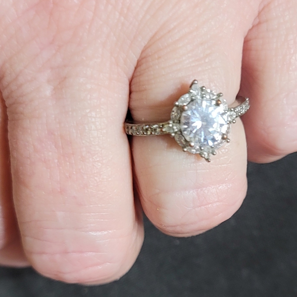 STARBURST ROUND RING- SIZE 10 - Picture 2 of 3